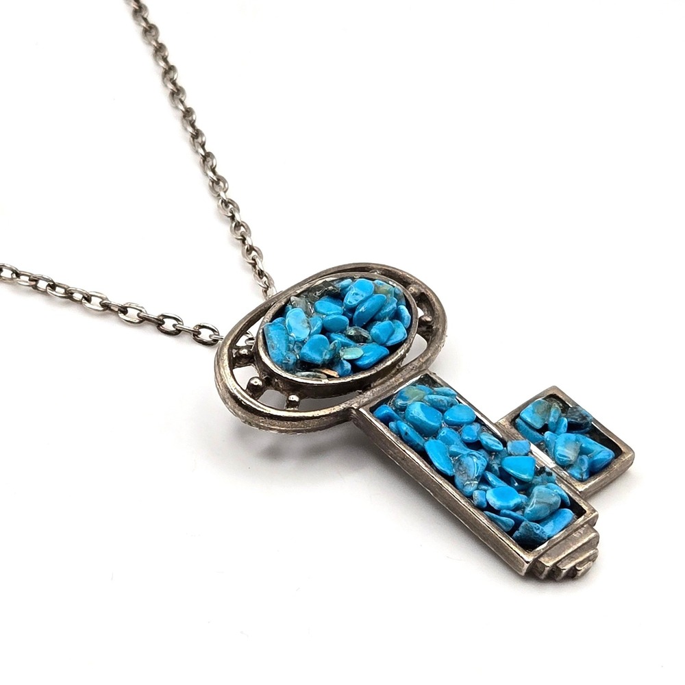 Vintage Skeleton Key Turquoise Chip Inlay Pendant Necklace Silver Tone Chain